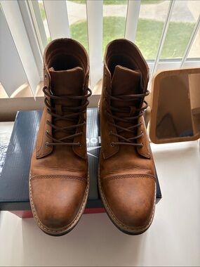 Men's Brown Lace-Up Boots 11.5